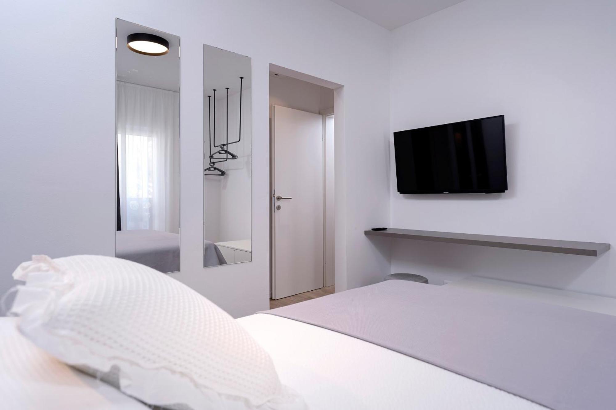Modern, 2 Bedroom Apartment Hvar Town Zewnętrze zdjęcie